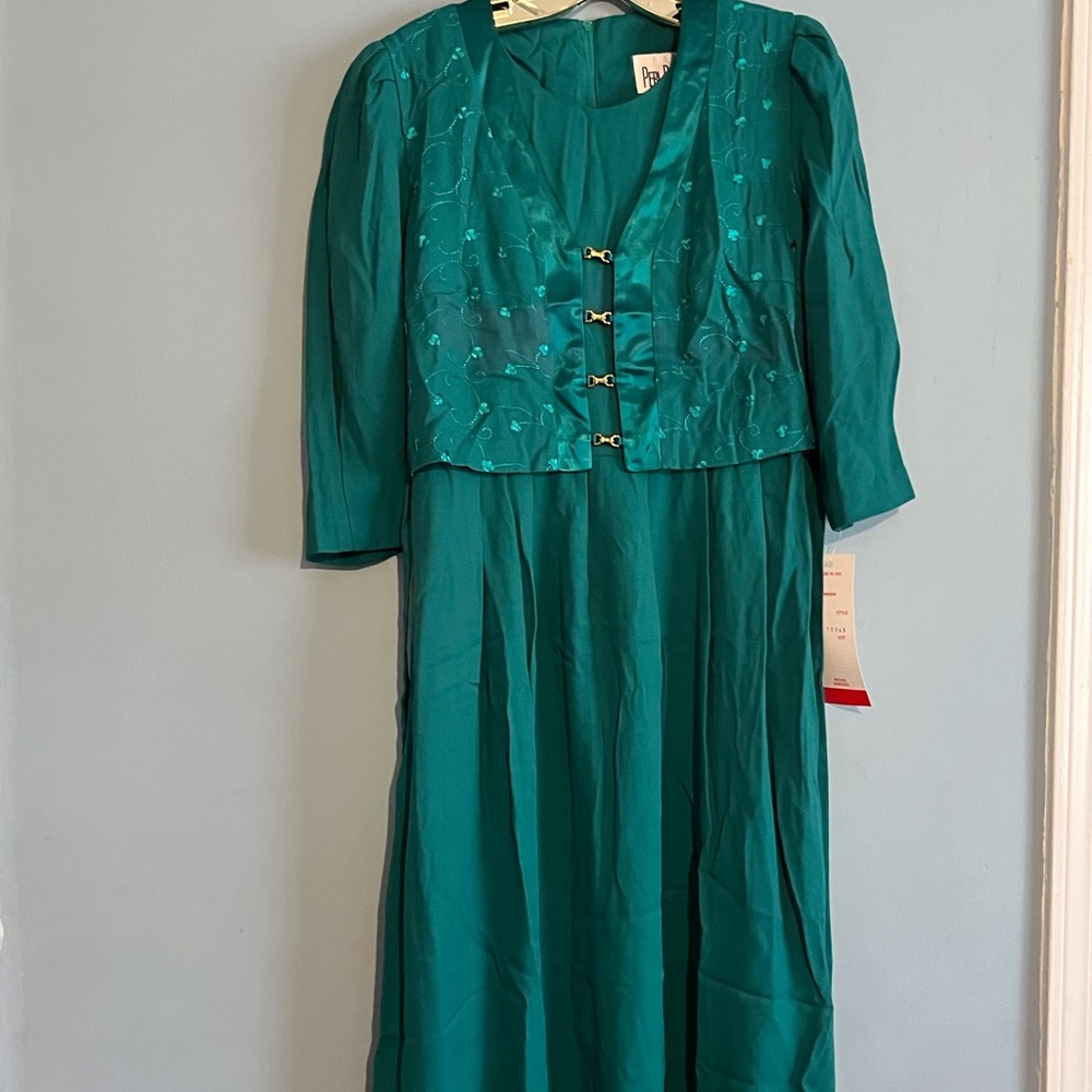 Peri Petites vintage green dresss Long sleeves size 6